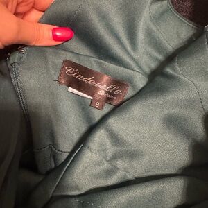 Bridesmaids dress. Emerald green. Size: 8.